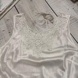 Cabernet Elegant white Camisole Undershirt Cami Lace Detail sz M